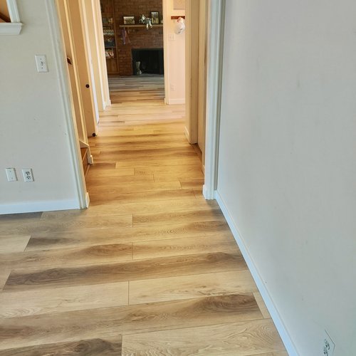 Flooring-By-Designs-Installs-Laminate-Flooring-4