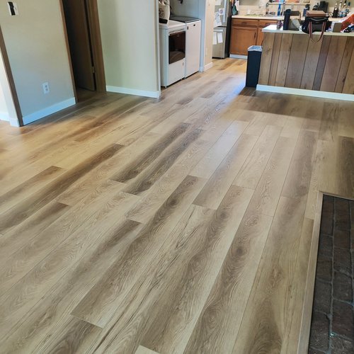 Flooring-By-Designs-Installs-Laminate-Flooring-6